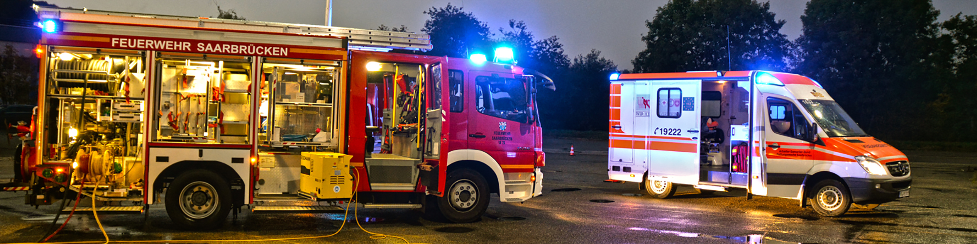 B2: PKW Brand auf Autobahn