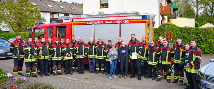 Geburtstagskind spendet an die Feuerwehr Güdingen