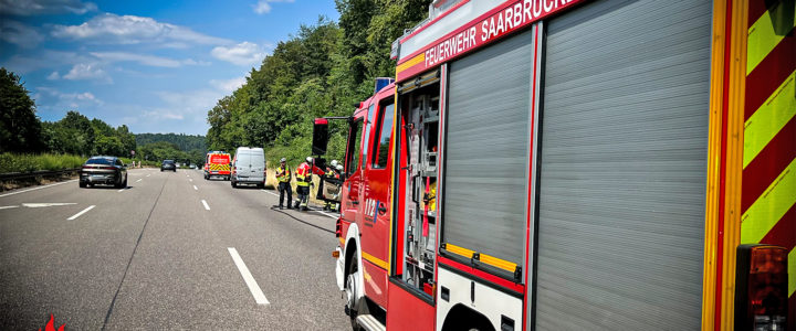 B2 – PKW Brand auf Autobahn