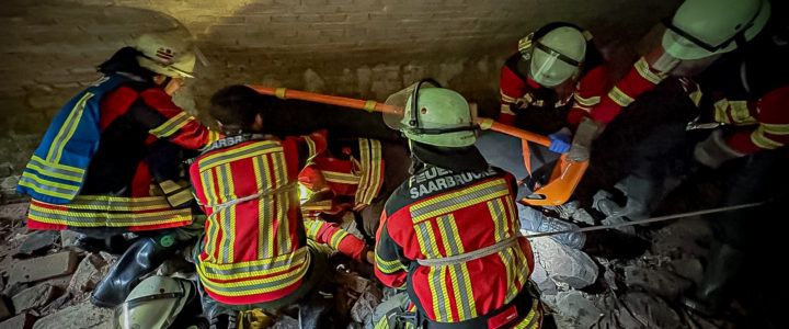 Personenrettung aus einer Tunnelröhre Personenrettung aus einer Tunnelröhre