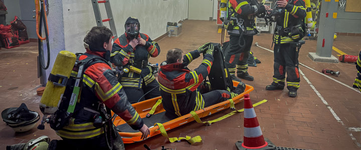 Atemschutznotfall: Intensive Ausbildung im LB23